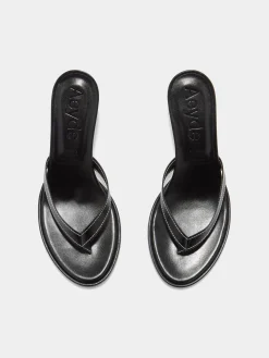 Daphne Leather Thong Sandals