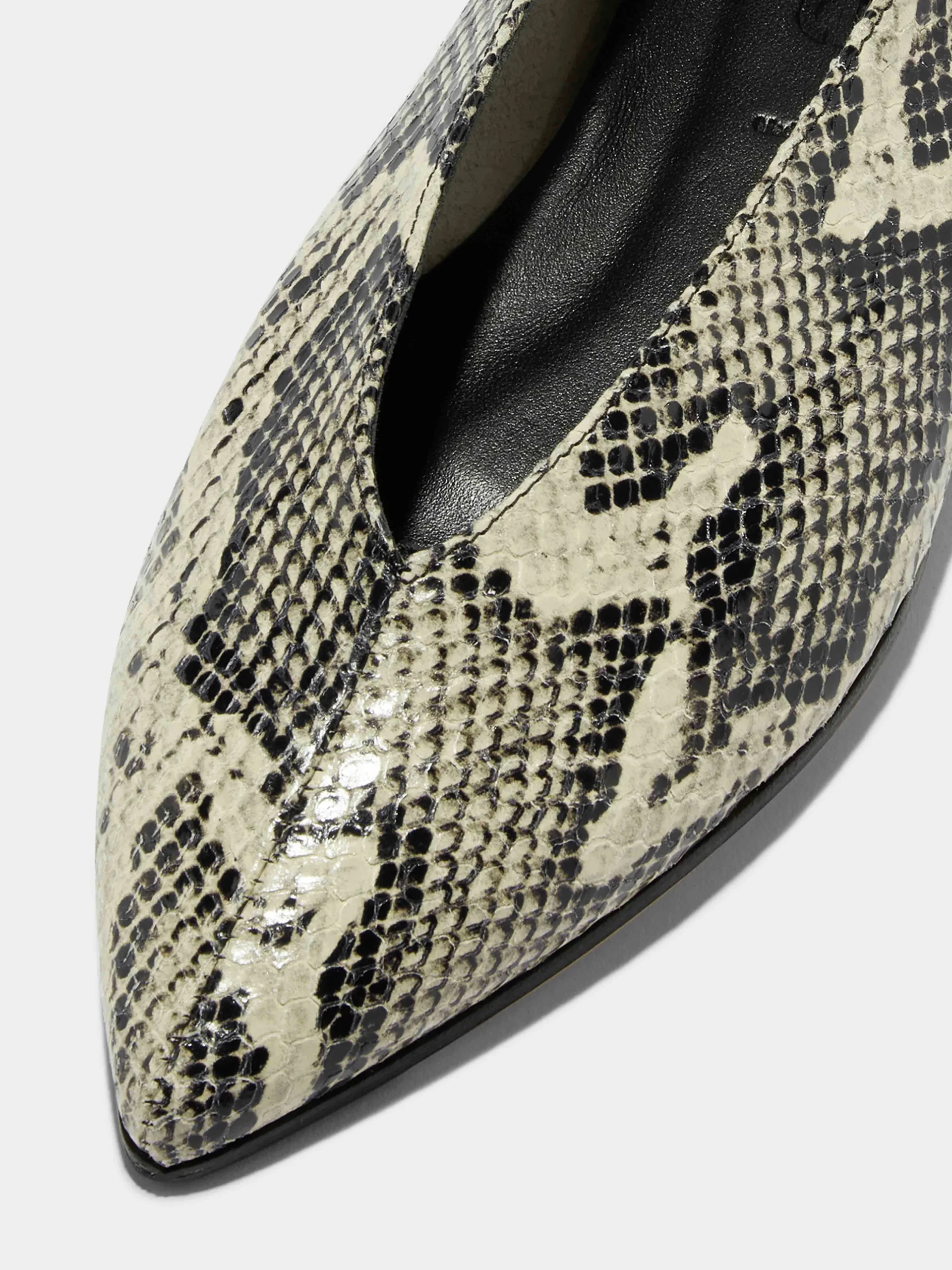 Moa Leather Ballet Flats