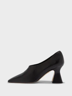 Nova Leather Pointed Pumps