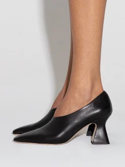 Nova Leather Pointed Pumps