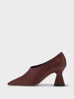 Nova Leather Pointed Pumps