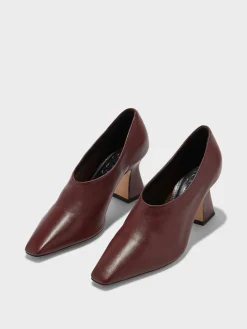Nova Leather Pointed Pumps